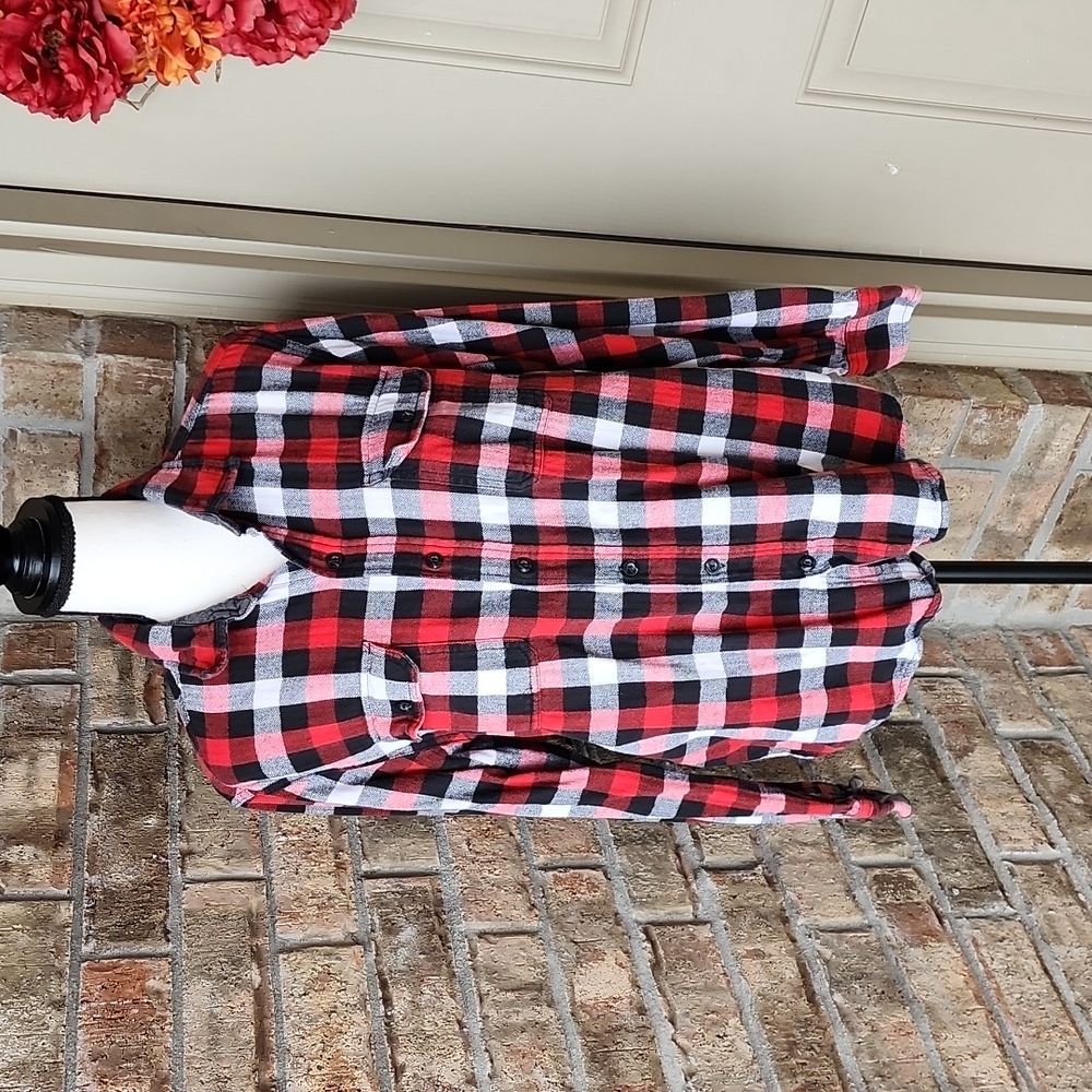 Woolrich Plaid Button Down Flannel Shirt Red Black and White Size Large